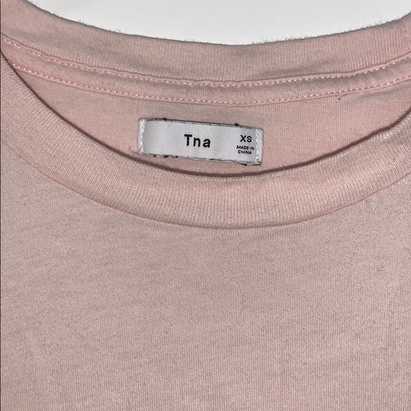 A brand new TNA T-shirt - Picture 3 of 7